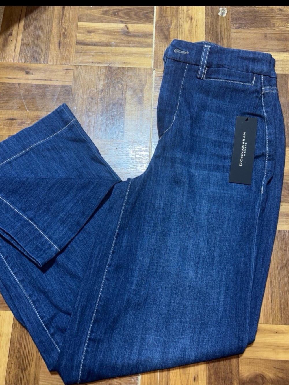 NWTs Donna Karan Weekend Wide Leg Jeans, Women’s size 2/26